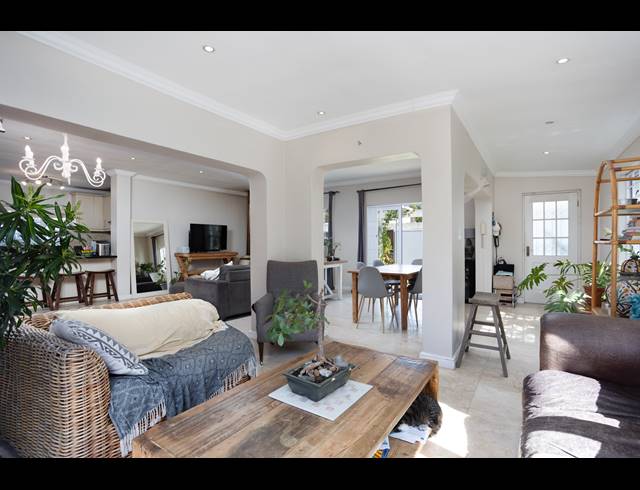 4 BEDROOM FREEHOLD FOR SALE IN RONDEBOSCH PARK ESTATE